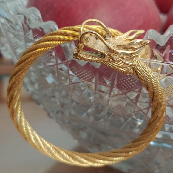 🚫SOLD🚫 Dragon Bracelet Gold Plated - Picture 4 of 12